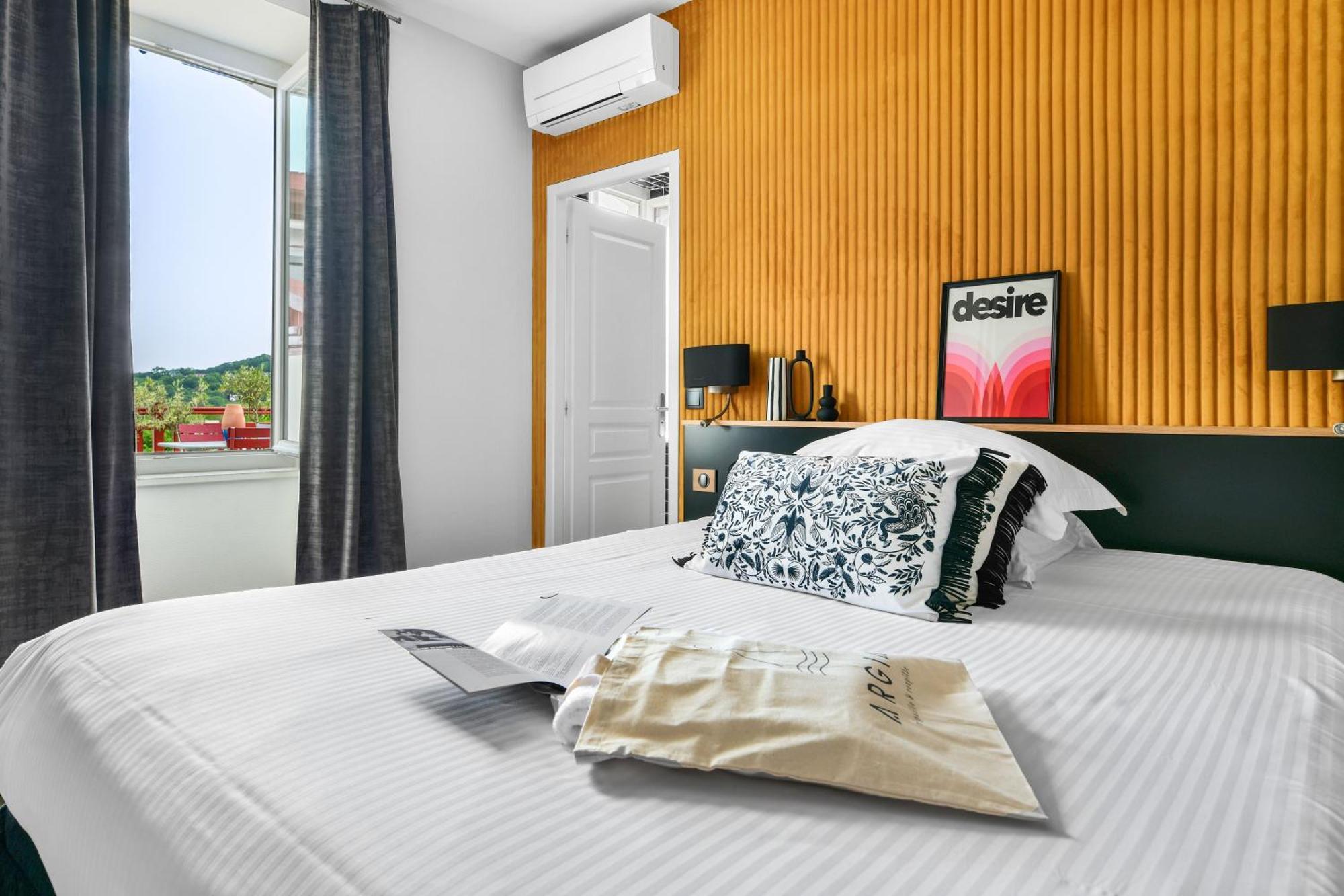 Hotel Argia อัสปาร์รอง ภายนอก รูปภาพ